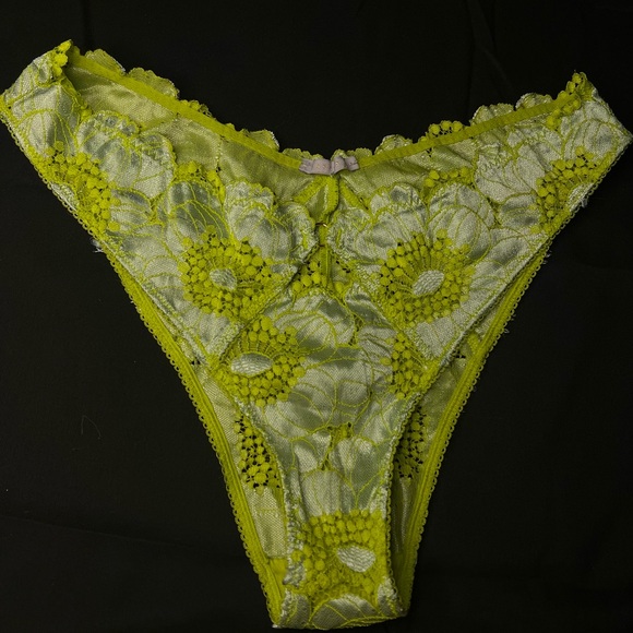 COPY - 🍀SavageXFenty Lime Green Lingerie Set🍀 - Picture 3 of 6